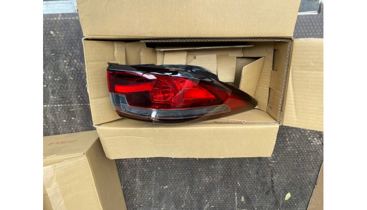 Lampa tył lewa prawa Mazda 6 GL sedan 19- Photo 2